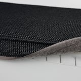 Close-up van KIVIK voetenbankjes getextureerde stof en klittenbandsluiting, met gemakkelijk schoon te maken ontwerp en opbergruimte.