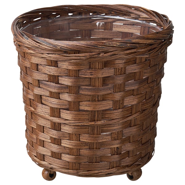 KLIBBAL ronde rieten mand, donkerbruin, gevlochten bamboe, cilindrische vorm, met houten wielen, natuurlijk design.