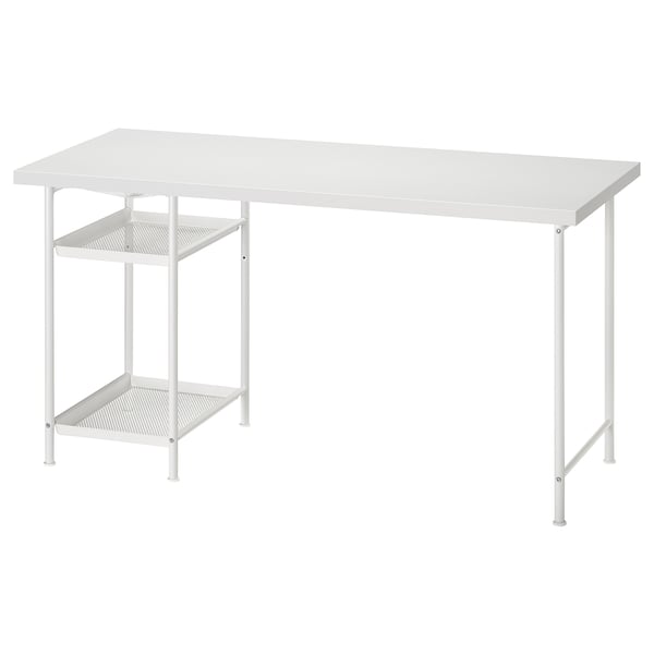 LAGKAPTEN: wit bureau met twee planken, modern design, metalen poten en kabelmanagementnet.