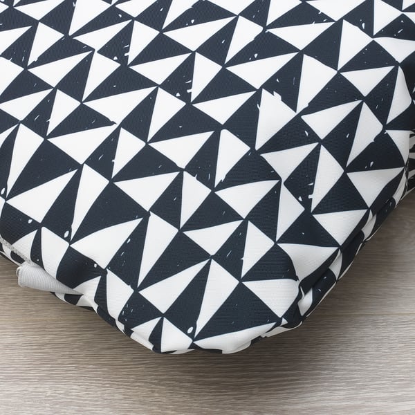 lurvig kussen zwart triangel 46x74 cm ikea