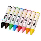 Acht kleurrijke MÅLA-kleurpotloden, elk in verschillende kleuren en op een rij gelegd, met een witte verpakking en een gespetterd verfontwerp.