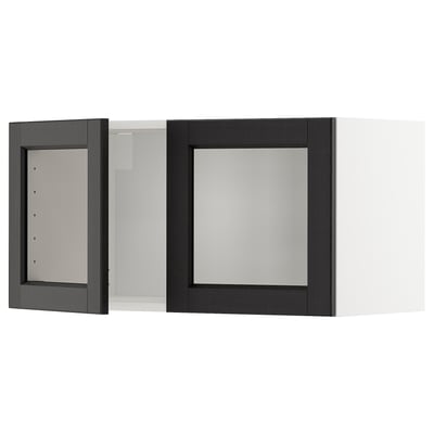 Ikea METOD keukenkast met zwart glas-in-lood deuren. Vierkante vorm, afgeschuinde randen en traditionele stijl.