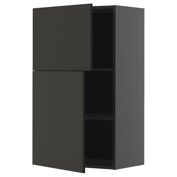 Moderne zwarte keukenkast met verstelbare planken, minimalistisch design, deuren met twee vakken.