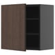 Donkerbruine houten kast met open deur, grijs interieur, wandmontage, modern design.