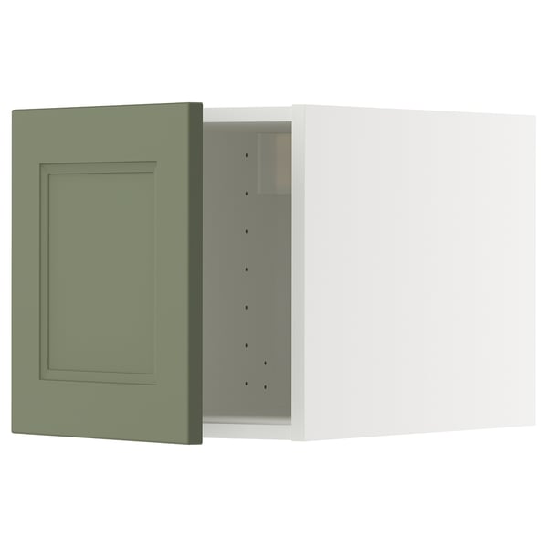 Een METOD keukenkast met een grijsgroen axstad front, gemaakt van vezelplaat en kunststoffolie, met een rechthoekig ontwerp en opklikbare scharnieren.