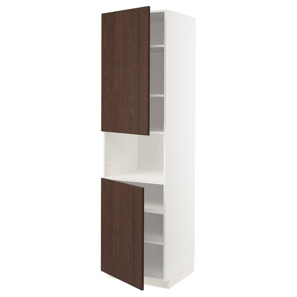Een witte keukenkast met donkerbruine houten deuren, voorzien van een modern design met twee verstelbare planken.