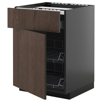 Moderne keukenkast, donkerbruin & grijs, met uittrekbare planken en laden, strak en functioneel.