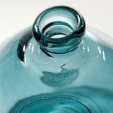Blauwe glazen vaas met wervelingen, met gerecyclede glastextuur.
