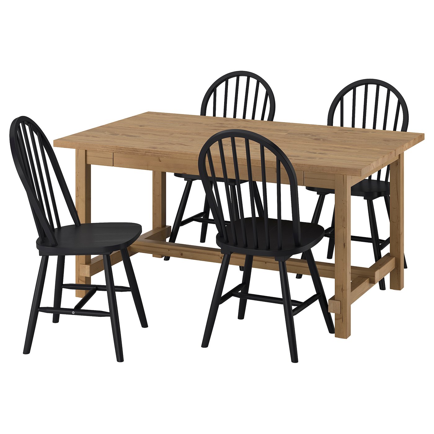 De NORDVIKEN eetset. Het omvat een lichtbruine uitschuifbare tafel met daaromheen vier zwarte stoelen met spindelrugleuningen en zittingen.