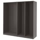 Een grijs ikea PAX kledingkastframe met een driedelig, open opbergontwerp.