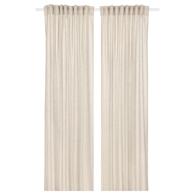 Beige RASPBJÖRNBÄR gordijnen, getextureerd, hangen verticaal met een meervoudige header.