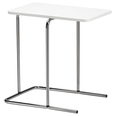 RIAN witte bijzettafel: strak, modern design met chromen poten, vierkant blad, vezelplaat en stalen constructie.