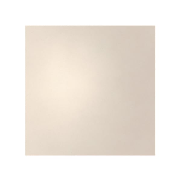 Crèmekleurig rechthoekig wandpaneel, glad oppervlak.