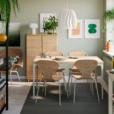 SKÅLSTA Tafel en 4 stoelen, eikenpatroon recht lichtgrijs-beige/rotan kokervormig metaal/lichtgrijs-beige, 140x80 cm