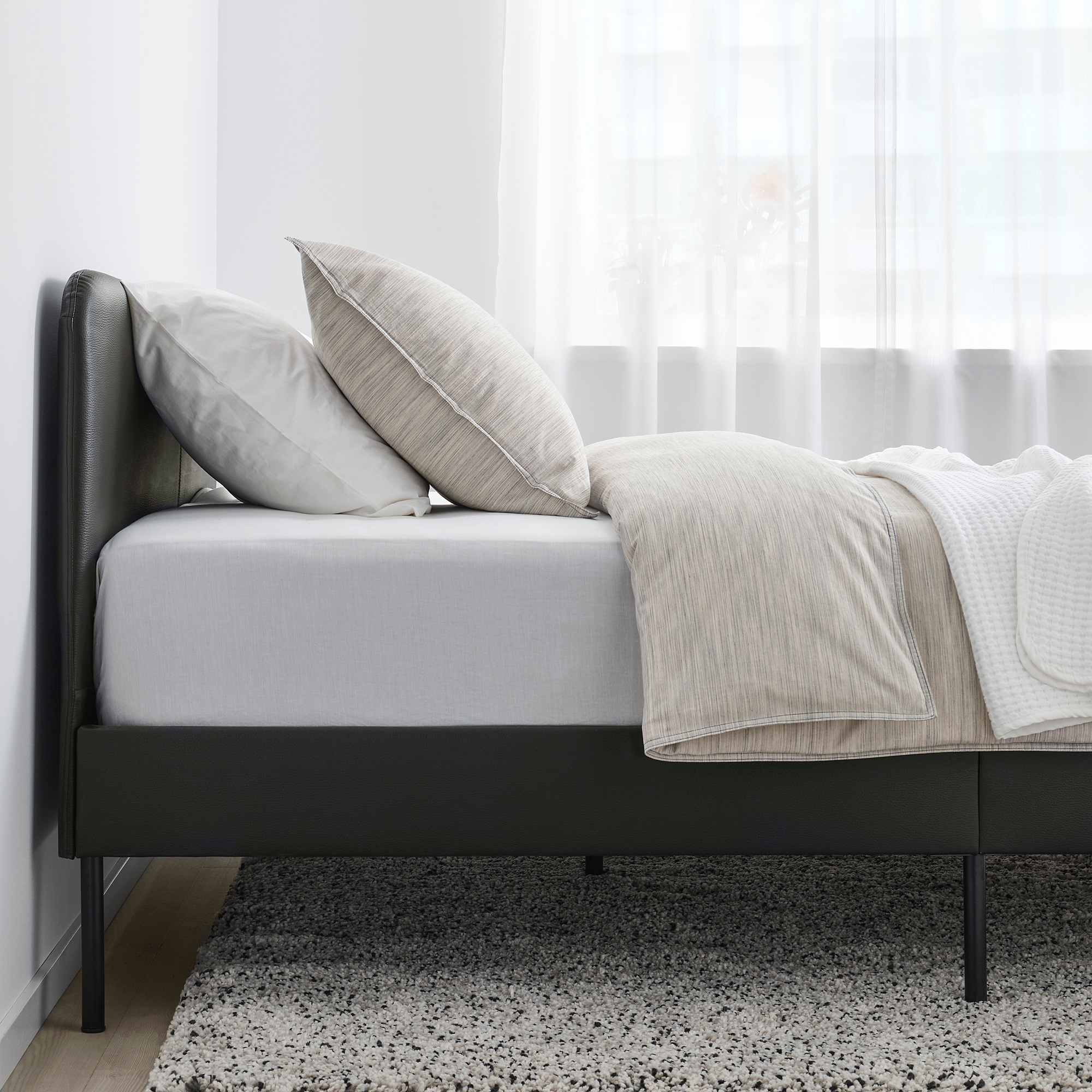 SLATTUM Gestoffeerd bed, Bomstad zwart, 140x200 cm IKEA