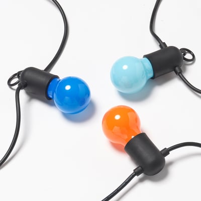 Lichtslingers: SOLVINDEN, kleurrijke lampen, binnen/buiten decor, polycarbonaat, rond ontwerp, warme uitnodigende gloed.