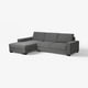 Een grijze SÖRVALLEN hoekbank met een modern ontwerp. Hij heeft drie gevoerde stoelen, een chaise longue en een neutrale stoffen bekleding.