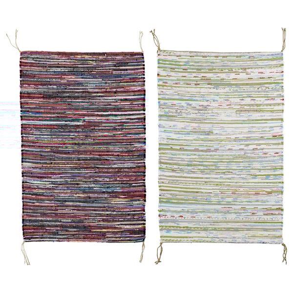 Twee veelkleurige handgeweven katoenen vloerkleden, de ene met donkere tinten, de andere licht, met horizontale strepen.