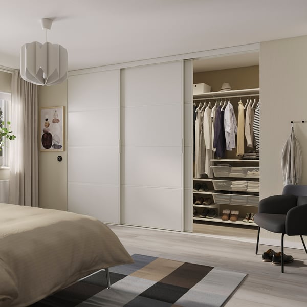 SKYTTA / BOAXEL Walk-in wardrobe with sliding doors, white/Tjörhom white, 301x115x240 cm