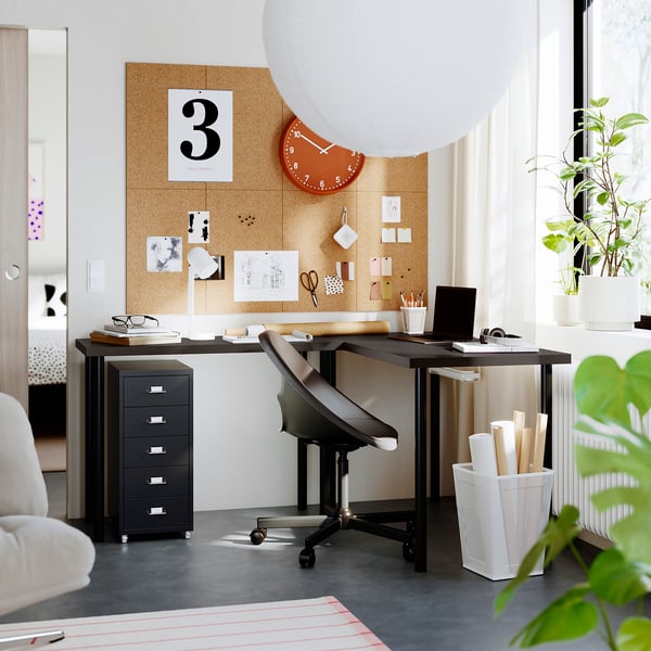 LAGKAPTEN / LINNMON L-formet skrivebord, brunsvart/svart, 120x160 cm