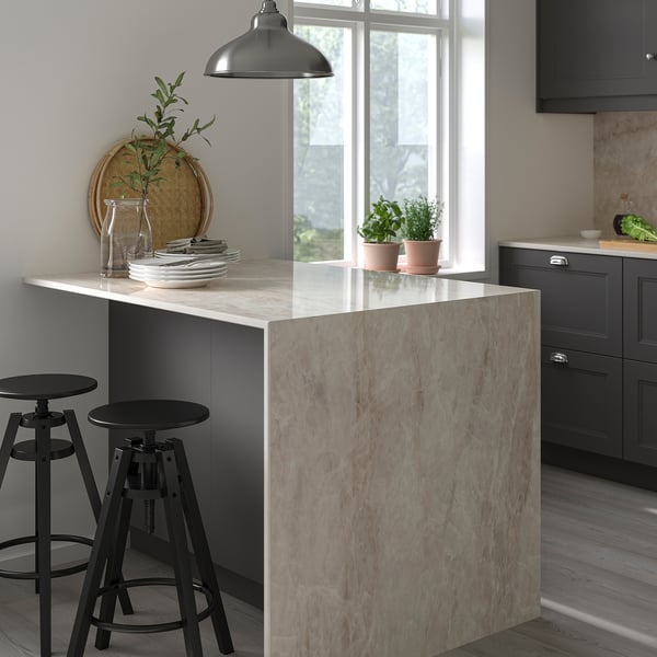 MÖCKLARP Spesialtilpasset benkeplate, polert beige/brun/marmormønstret høytrykksporselen, 1 m²x2.0 cm