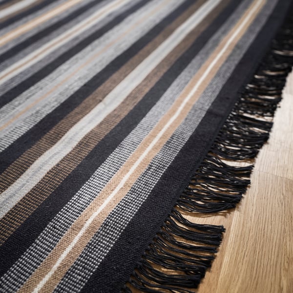 RÅVAROR Teppe, flatvevd, håndvevd svart/brun grå, 170x240 cm