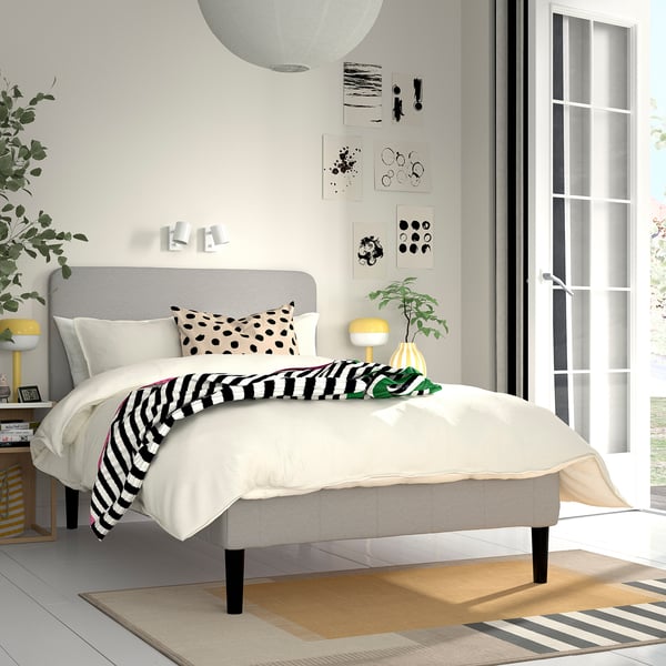 RENFJÄLLET Rammemadrass med pocketfjærer, inkludert bein og hodegavl fast/Knisa lys beige, 140x200 cm