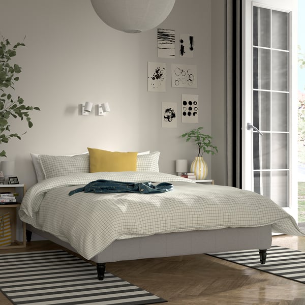 RENFJÄLLET Rammemadrass med pocketfjærer, inkludert bein og overmadrass medium/Knisa lys beige Nisseholm, 140x200 cm