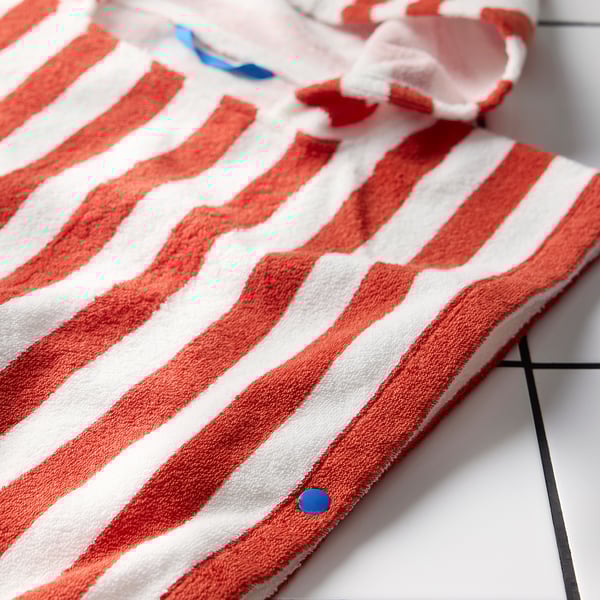 SKOGSSALLAT Badeponcho med hette, rød/hvit/stripet, 55x70 cm