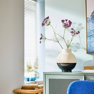 SMYCKA Kunstige blomster, inne/ute vill kjørvel/lilla, 65 cm