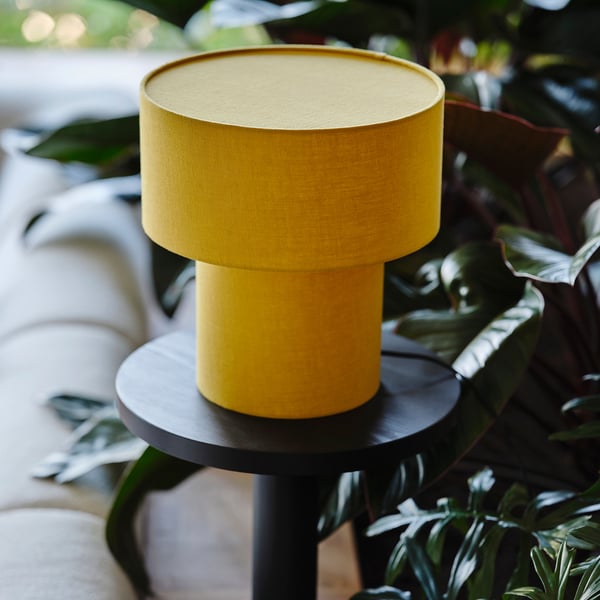 STOCKHOLM 2025 Bordlampe, gul/tekstil, 35 cm