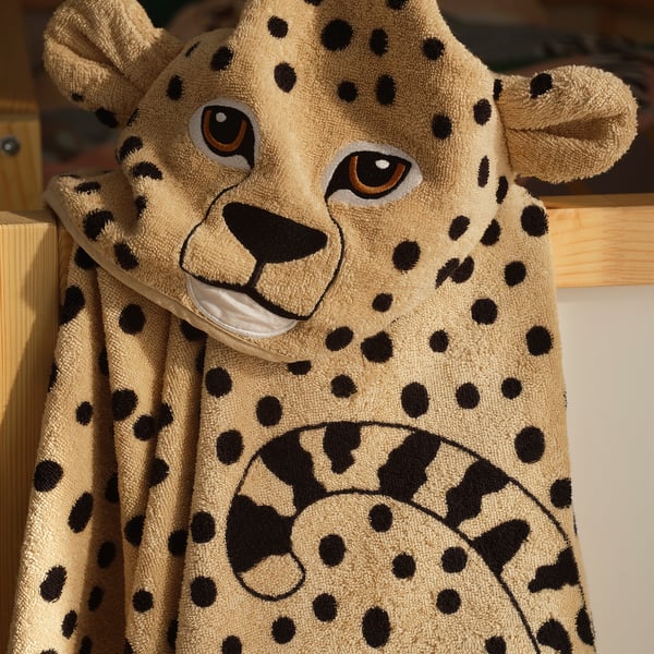 SANDLÖPARE Towel with hood, light brown/cheetah pattern, 70x140 cm