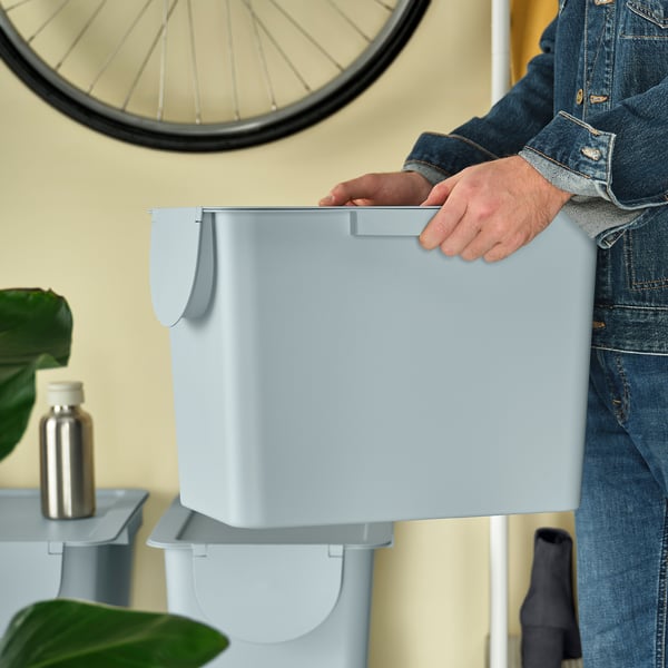 TRÖSKNING Bin with lid, light grey-blue, 25 l