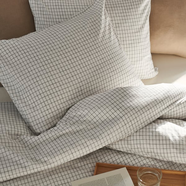 ÅKERFIBBLA Duvet cover and pillowcase, white black/check, 150x200/50x80 cm