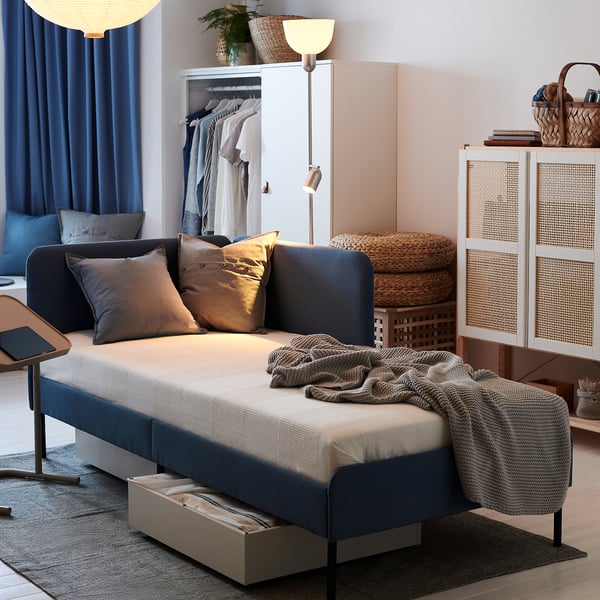 BLÅKULLEN Uph bed frame with corner headboard, Knisa medium blue, 90x200 cm