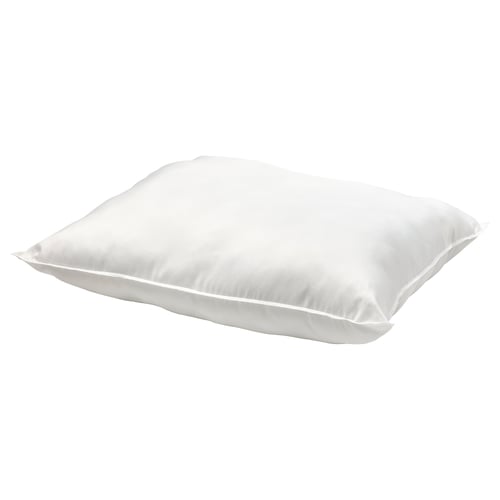 A white, rectangular sandgrasmål pillow. The pillow is plump with a smooth cover and filled with recycled polyester.