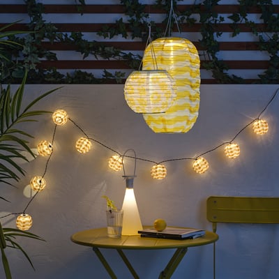 SOLVINDEN LED solar-powered pendant lamp, outdoor globe/yellow flower, 22 cm
