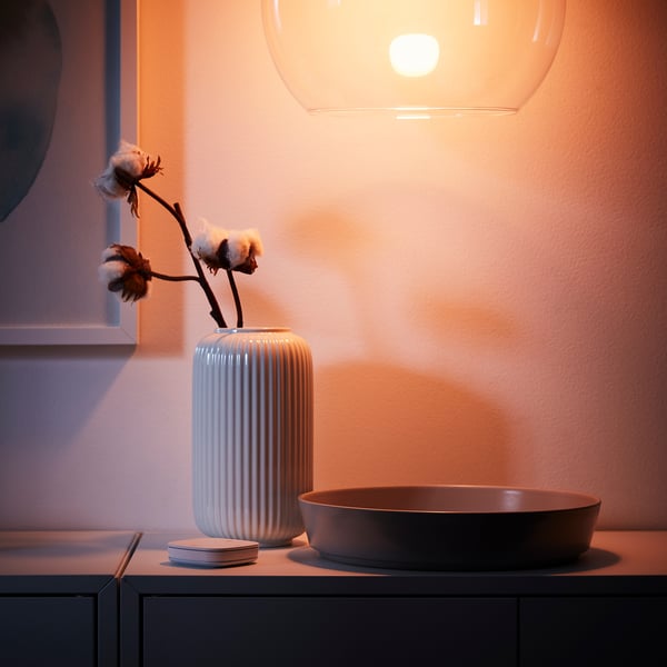 TRÅDFRI / STYRBAR Starter kit, smart wireless dimmable/colour and white spectrum globe, E14