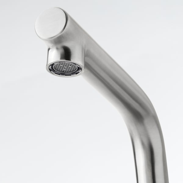 Stainless tap, round handle, efficient aerator.