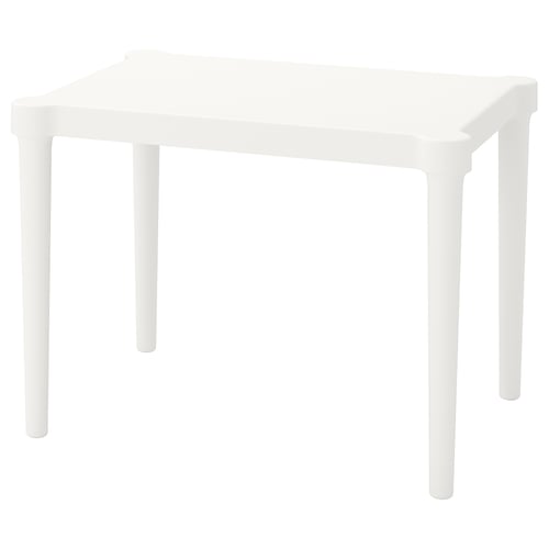 UTTER white kids table, square, plastic.