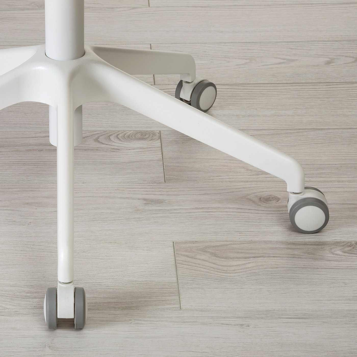 FJÄLLBERGET フィェルベルゲット 会議用チェア キャスター付き