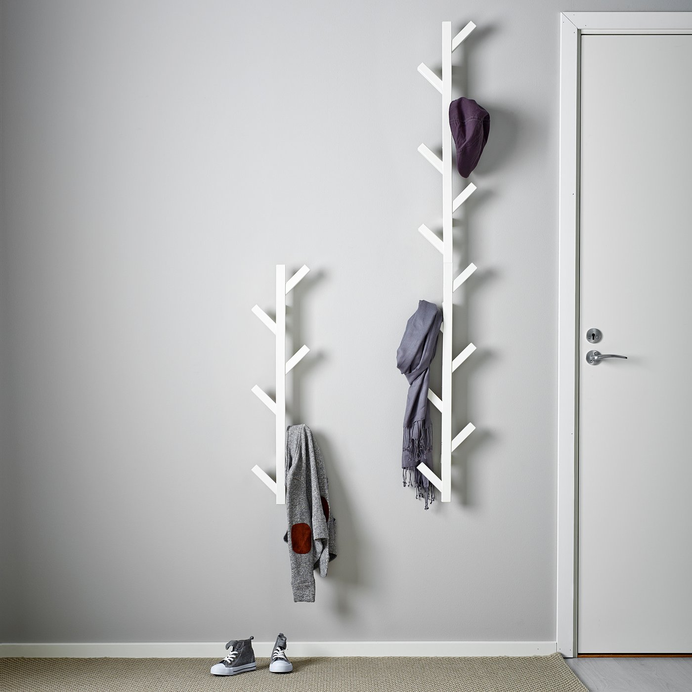 IKEA　箱入り未使用 TJUSIG ウォールシェルフ フック付き 白 IKEA イケア TJUSIG ウォールシェルフ フック付き 白 - メルカリ