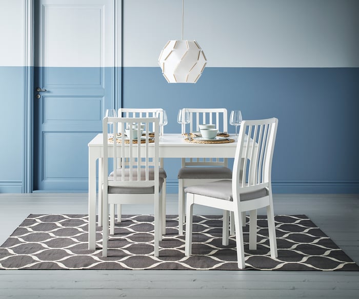 STOCKHOLM 2017 Tapis tissé à plat, fait main/motif à filet gris