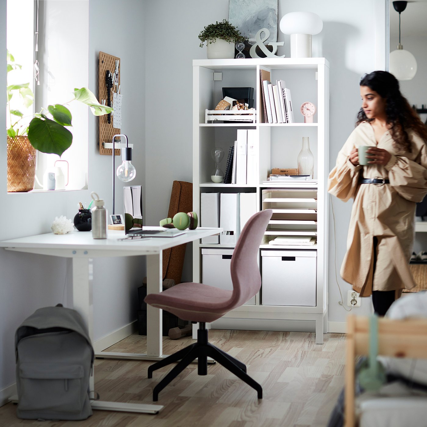 ＊UNO＊ 　IKEA  KALLAX  シェルフユニット　下部フレーム付 KALLAX カラックス シェルフユニット 下部フレーム付き, 扉2枚