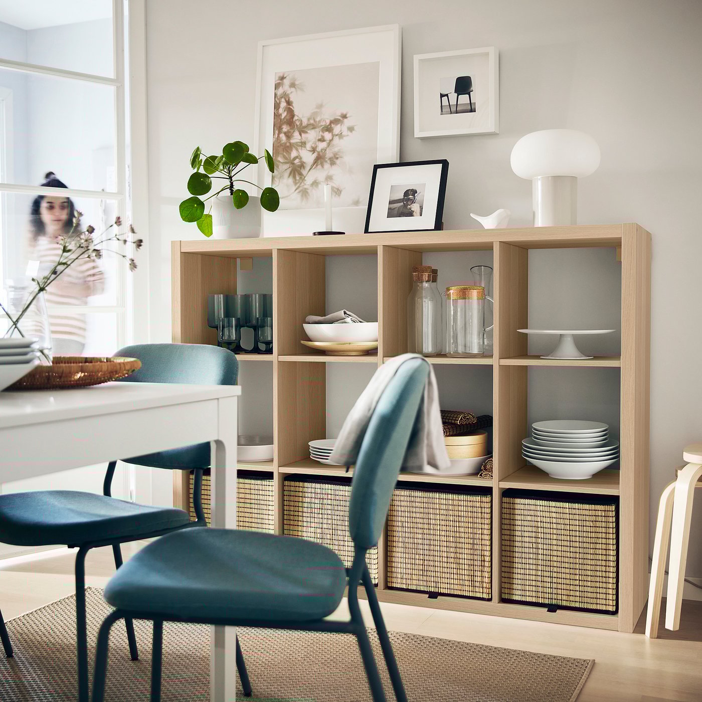 IKEA カラックス　オーク　2✖️4マス KALLAX カラックス シェルフユニット 下部フレーム付き, 扉2枚