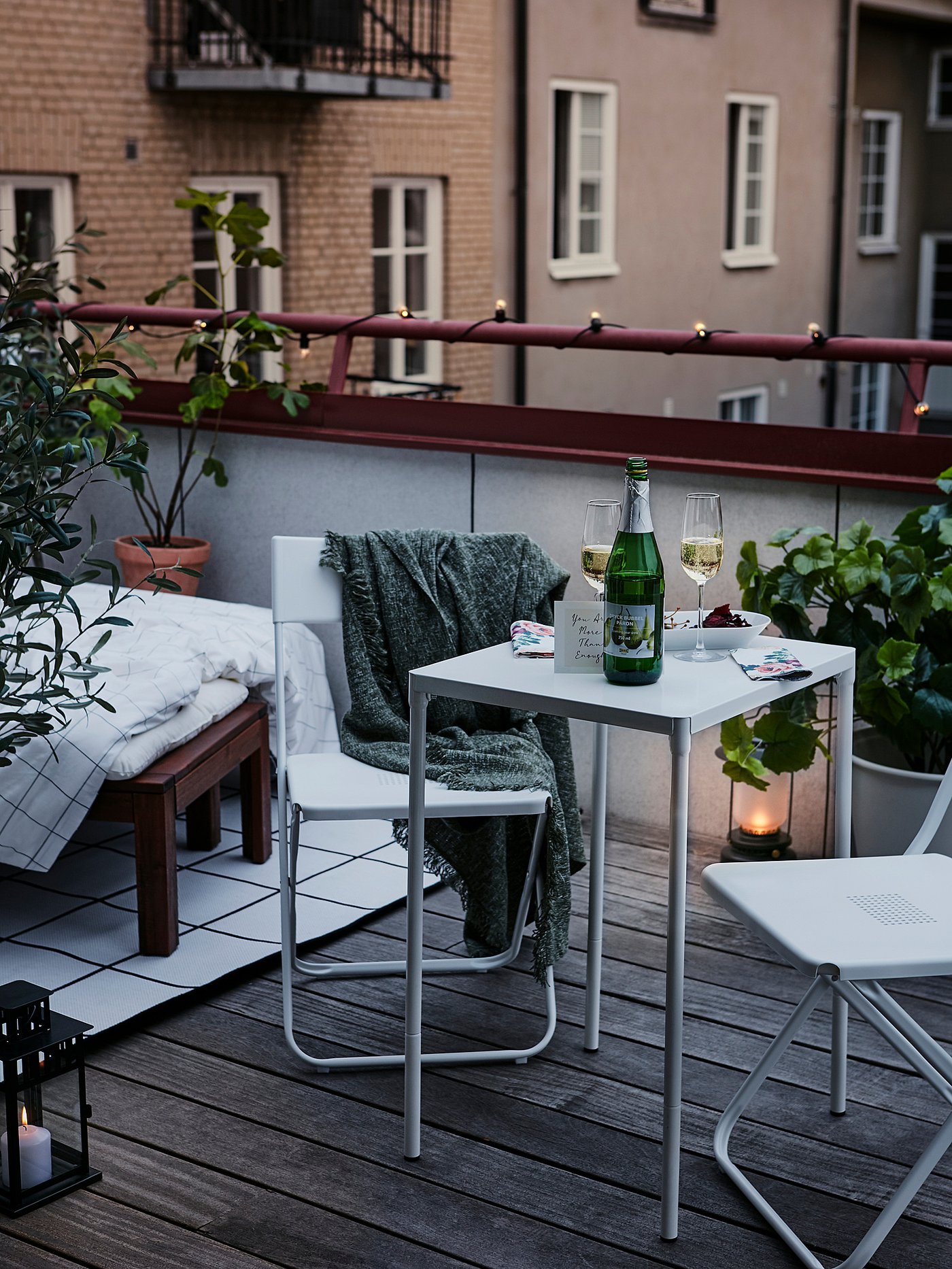 IKEA テーブル　イス　引き取り限定‼️ FEJAN フェヤン テーブル＋折りたたみチェア2 屋外用, ホワイト