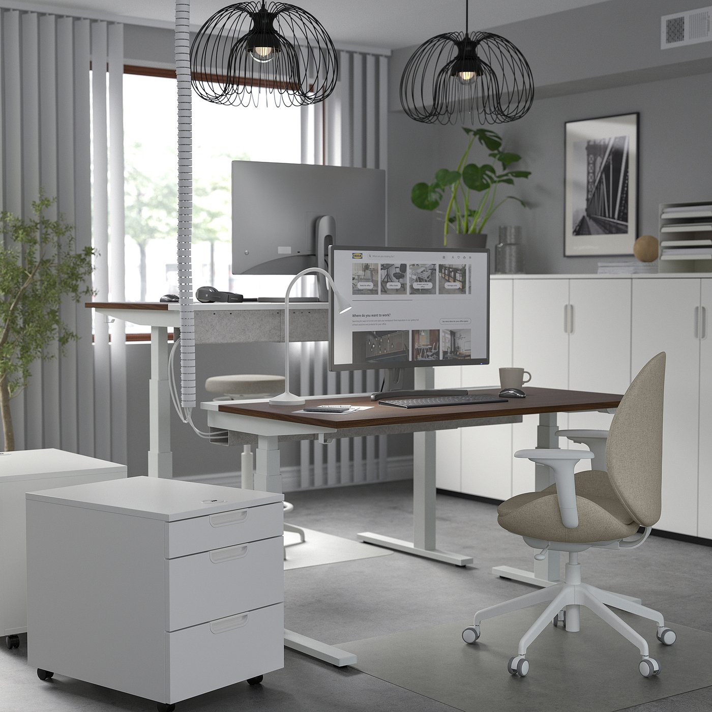 【美品】イケアMITTZON ミッツォーン デスク電動 昇降式, 140x80 MITTZON ミッツォーン デスク 昇降式, 100V ウォールナット材