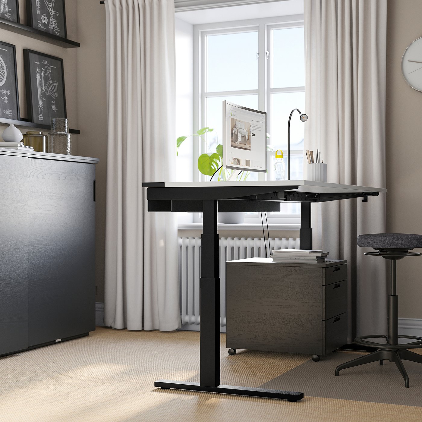 IKEAの手動昇降デスク MITTZON ミッツォーン デスク 昇降式, 100V ホワイト/ブラック