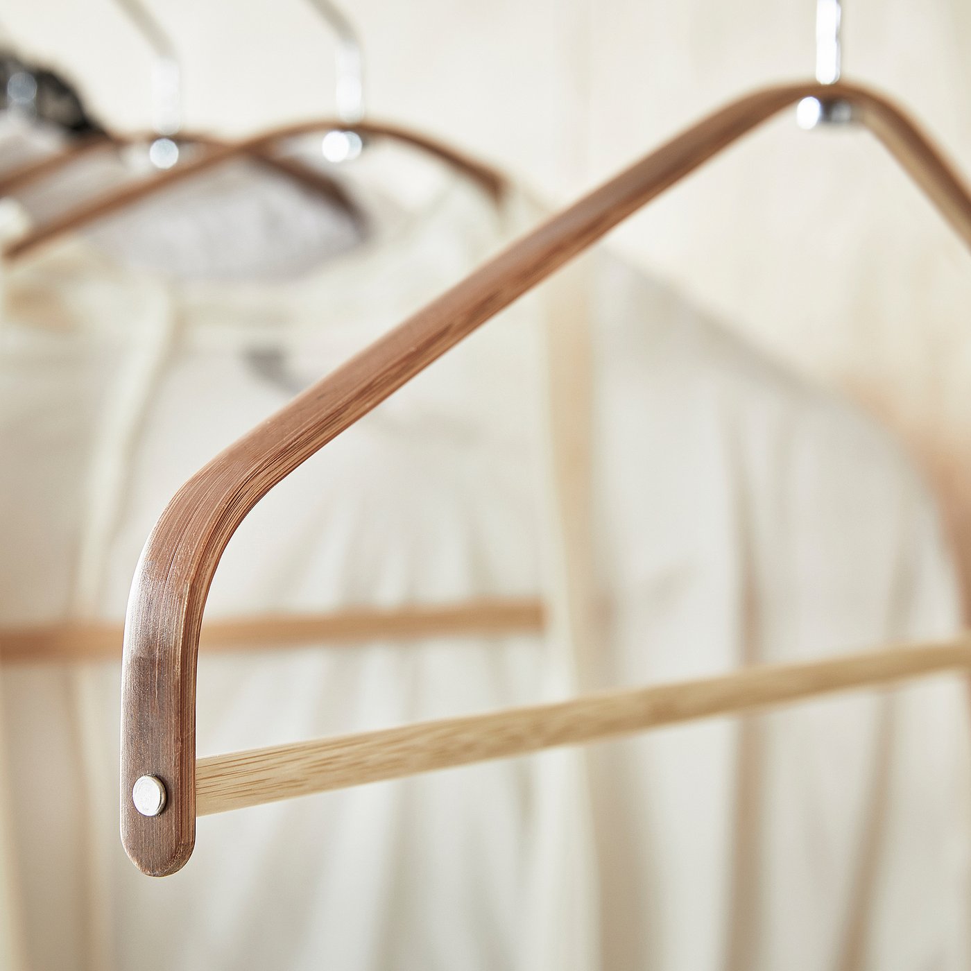IKEA(イケア) TJENARE ティエナレ41本まとめ売り　洋服ハンガー　竹 IKEA(イケア) TJENARE ティエナレ12本 洋服ハンガー 竹 - メルカリ