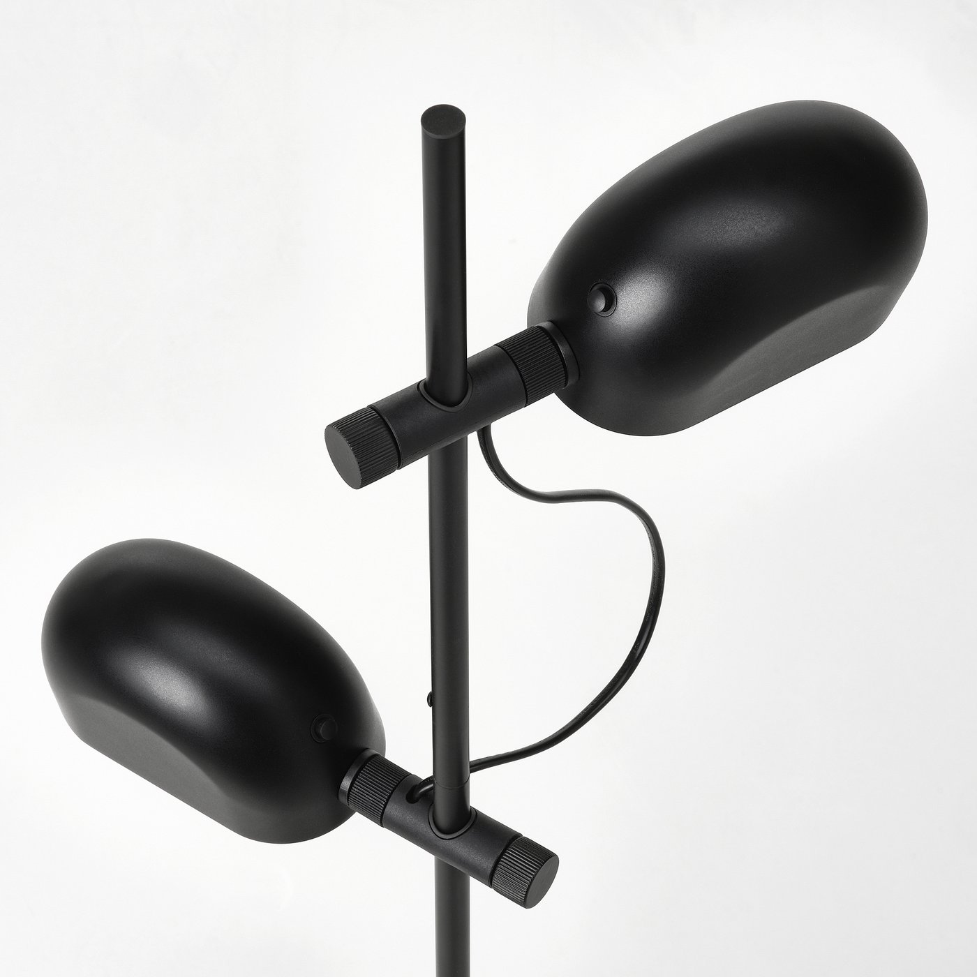 IKEA イケア　フォルクボート　フロアランプ 2スポット　ブラック FOLKBÅT フォルクボート フロアランプ 2スポット, ブラック - IKEA